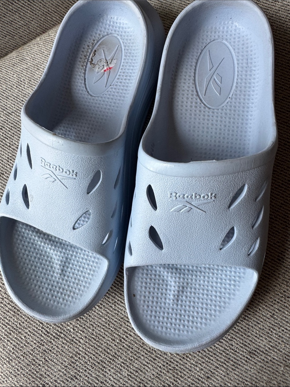 Reebok Light Blue Slide Sandals with Vent Holes sz 9 - Picture 2 of 3